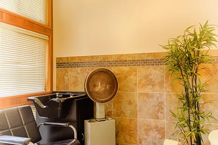 Guest bathroom — 19860 15th Ave NW, Shoreline