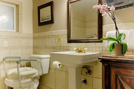 Shared bathroom 1 — 19860 15th Ave NW, Shoreline
