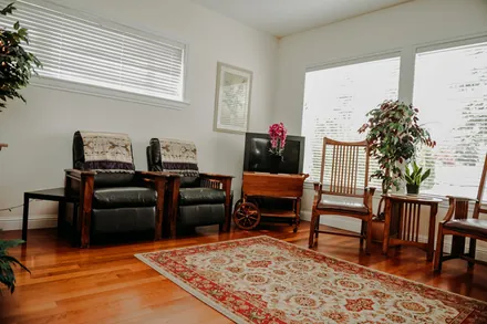 Private seating area — 1435 NW 188th St, Shoreline