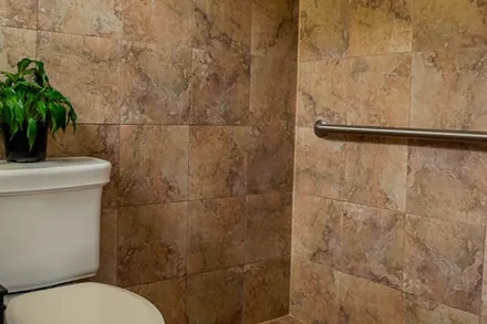 Bedroom 1, private bath — 1435 NW 188th St, Shoreline