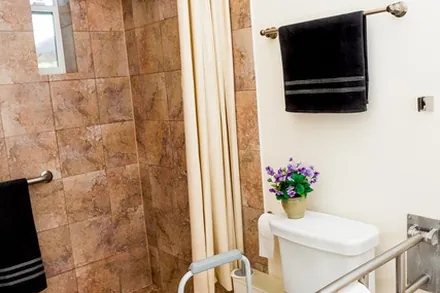 Bedroom 2, private bath — 1435 NW 188th St, Shoreline