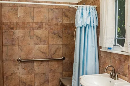 Bedroom 4, private bath — 1435 NW 188th St, Shoreline
