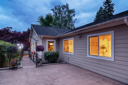 Entry — 14028 19th Ave NE, Seattle